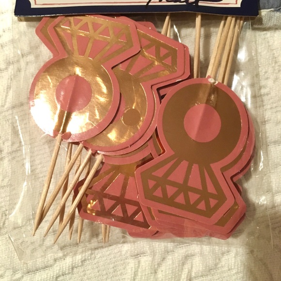 Engagement party Future Mrs. cake topper and ring picks set 48 ct. - Picture 3 of 3